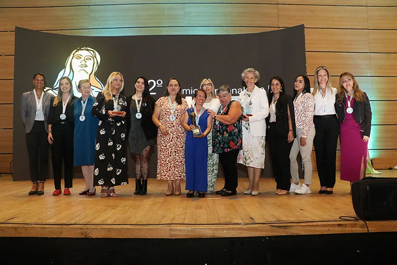 premio-mujer-comfenalco-2025-6